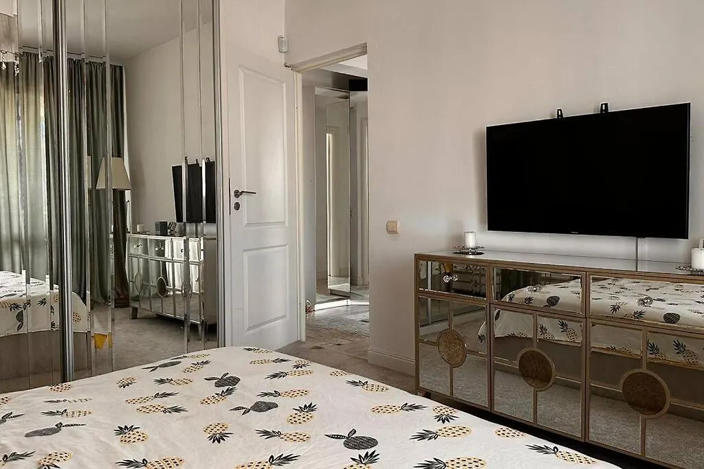 Inviting Space With A Beautiful Layout Bucharest 0*,